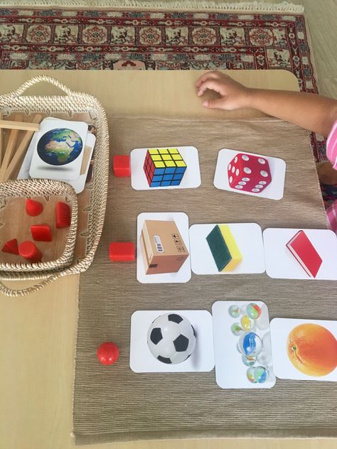 Montessori Tray Ideas, Diy Montessori Materials, Montessori Jobs, Diy Felt Board, Rocking Bed, Montessori Math Activities, Montessori Trays, Montessori Activities Preschool, Diy Montessori Toys