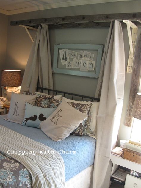 Hometalk :: An Old Ladder Re-purposed as a Bed Canopy Girls Bed Canopy, Hantverk Diy, Old Ladder, Driven By Decor, Vintage Ladder, Diy Canopy, Country Decorating, Diy Furniture Bedroom, Outdoor Decorating