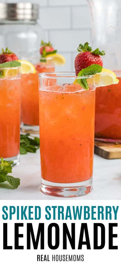 Strawberry Mixed Drinks, Summer Lemonade Cocktails, Strawberry Lemonade Cocktail Recipe, Strawberry Vodka Drinks, Strawberry Alcohol Drinks, Spiked Strawberry Lemonade, Alcoholic Lemonade Drinks, Strawberry Lemonade Cocktail, Spiked Lemonade Recipe