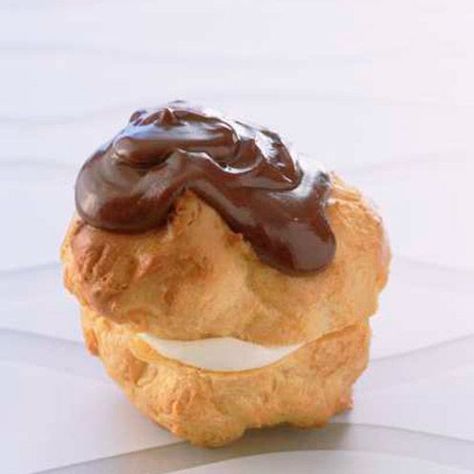 Chocolate choux buns Choux Buns, Bruschetta Ingredients, Applesauce Cake, Top Chicken Recipes, Buns Recipe, Choux Pastry, British Baking, Homemade Tacos, Chocolate Dessert Recipes