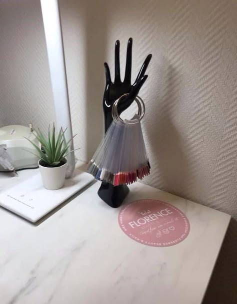 Nails Studio Ideas Salons At Home, Black Nail Salon Decor, Black Nail Room Ideas, Black And White Nail Salon, Nails Room Ideas Salons, Home Nail Studio, Desain Salon Kuku, Nail Studio Ideas, Spring Nails Art