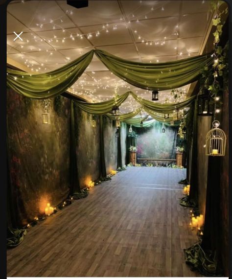 Decorating Long Hallway, Disney Homecoming, Prom Theme Decorations, Powerpoint Night Ideas, Fantasy Decorations, Green Quinceanera Theme, Enchanted Forest Prom, Frog Wedding, Prom Planning