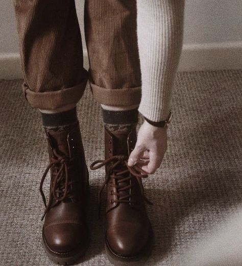 Remus Core, Brown Combat Boots Outfit, Combat Boots Aesthetic, Dark Academia Shoes, Soft Academia Aesthetic, Soft Academia, Academia Shoes, Brown Boots Outfit, Combat Boot Outfit