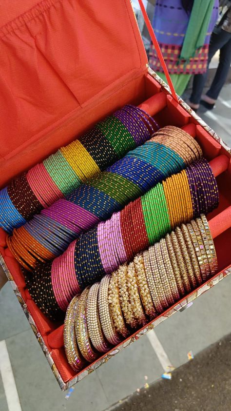 Rainbow Bangles, Moti Bangles, Desi Bangles, Bangles Aesthetic, Velvet Bangles, Easy Diy Fashion, Bangles And Bracelets, Bridal Jewelry Sets Brides, Thread Bangles Design