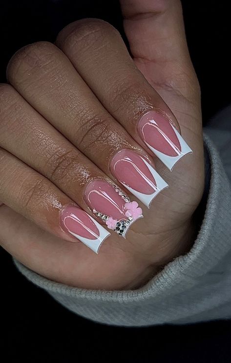 Basic Nail Ideas Acrylic, Senior Pictures Nails, Acrylic Nails For Baddies, Pink Nail Inspo Short, Simple Birthday Nails, Pink And White Nail Ideas, Nails For Baddies, Hard Nails, Blue Acrylic Nails