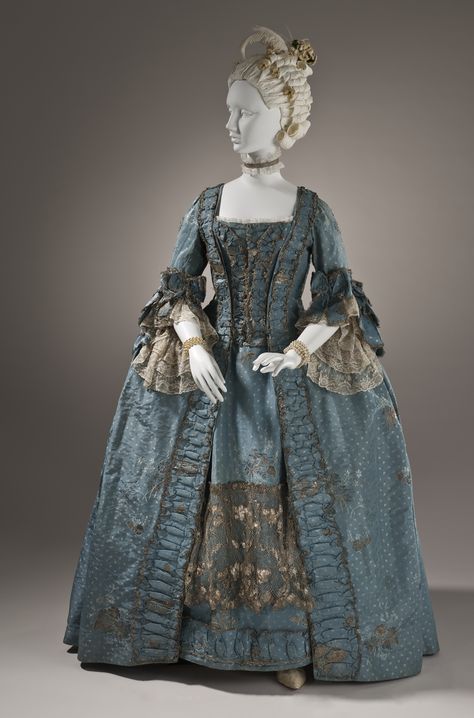 Robe a la française, England, silk plain weave (faille) with silk and metallic-thread supplementary-weft patterning, trimmed with metallic lace, c. 1765. 1760s Fashion, 18th Century Dresses, 18th Century Gown, 1700 Fashion, Historical Gowns, 18th Century Women, 18th Century Dress, Rococo Fashion, 18th Century Costume