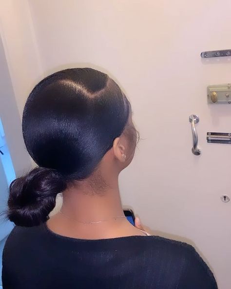 Hair Swoop, Slick Ponytail, Weave Ponytail Hairstyles, Sleek Ponytail Hairstyles, Knot Bun, Black Ponytail Hairstyles, Twist Ponytail, Slick Back, Slick Hairstyles