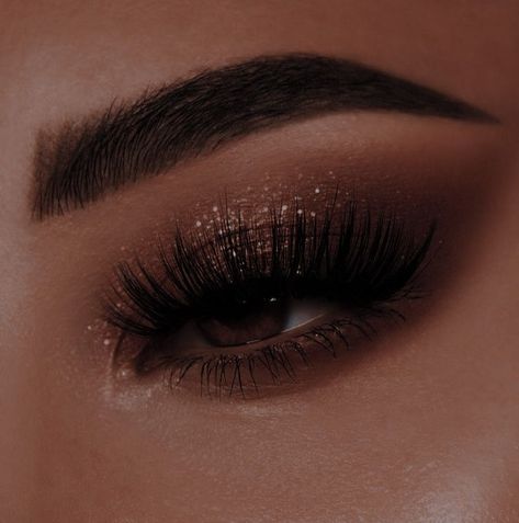 Smokey Eye With Lashes, Make Up Ideas Gold, Wedding Makeup Natural, Masquerade Makeup, Prom Makeup For Brown Eyes, Evening Eye Makeup, Tiny Paintings, Ball Makeup, Eye Makeup Images