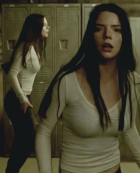 Split Anya Taylor Joy, Anya Taylor Joy Split, Weird Movies, Anya Joy, Hollywood Girls, The Queen's Gambit, I Love Cinema, Aesthetic People, Anya Taylor Joy