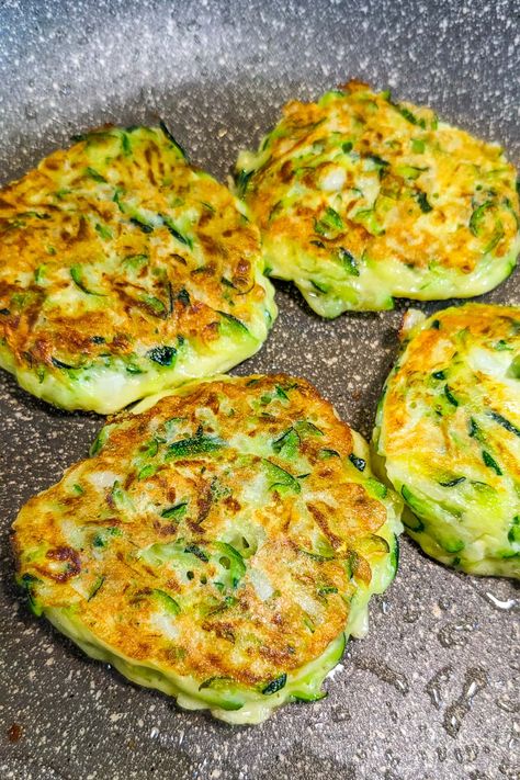 Zucchini Onion Fritters, Low Calorie Zucchini Fritters, Zucchini Fritters No Flour, Leftover Zucchini Insides, Shredded Zucchini And Eggs, Best Zucchini Fritters, Zucchini Insides Recipe, Zucchini Recipes Fried, Meals With Shredded Zucchini