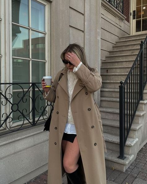 Mid Length Trench Coat Outfit, Trench Coat Skirt Outfit, Coat Skirt Outfit, Beige Coat Outfit, Recreate Outfits, Trenchcoat Outfit, Coat And Skirt, Matilda Djerf Style, Brown Trench Coat