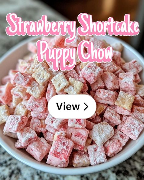 Strawberry Shortcake Puppy Chow, Strawberry Puppy Chow, Chex Mix Flavors, Healthy Puppy Chow, Lemon Puppy Chow, Meal Prep Dessert, Homemade Puppy Chow, Protein Puppy Chow, Puppy Chow Mix