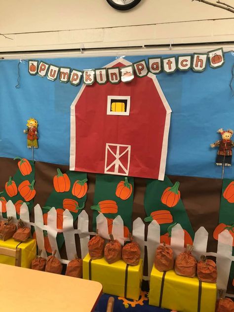 Farm Bulletin Board Ideas, Farm Bulletin Board, Fall Classroom Decorations, Fall Bulletin Boards, Farm Theme, Farm Decor, Dramatic Play, Enchanted Forest, Arts And Crafts Projects