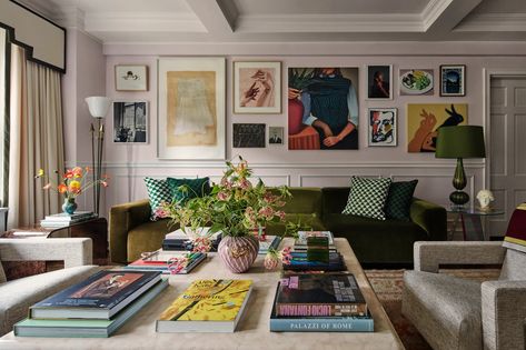 Upper East Side Apartment, Interior Design Per La Casa, Gallery Walls, Upper East Side, Design Del Prodotto, Wall Ideas, Architectural Digest, Sitting Room, Home Living Room