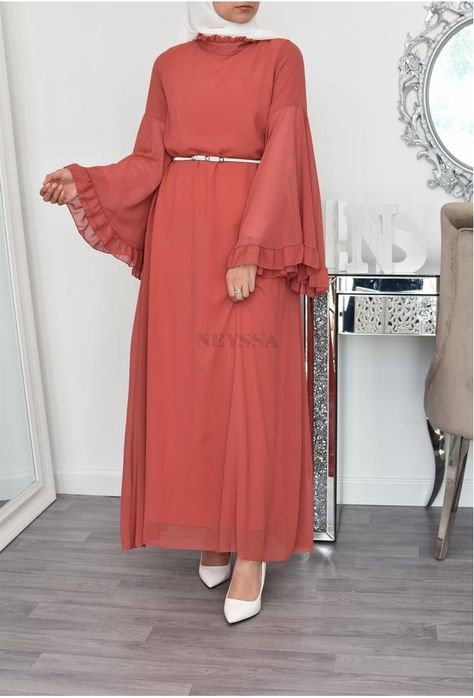 Robe longue fluide mousseline Abaya Design, Long Dress Design, Hijab Outfits, Muslim Fashion Dress, Abaya Designs, Muslim Fashion Outfits, Abaya Dress, Diy Clothing, Maxi Robes