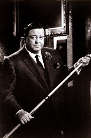 Jackie Gleason as Minnesota Fats in "The Hustler," which starred Paul Newman as the young Fast Eddie Felson, a role he reprised many years later in "The Color of Money" with Tom Cruise. The Color Of Money, Posters Decor, Jackie Gleason, Billiards Pool, Famous Faces, Classic Movies, Classic Hollywood, Billiards, Old Hollywood