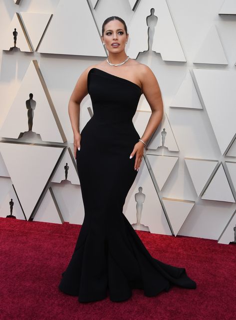 See what everyone wore on the Academy Awards red carpet. Updating live! Ashley Graham Style, Vestidos Oscar, Academy Awards Red Carpet, Oscar Fashion, Oscar Dresses, Shirred Dress, Ashley Graham, Aso Ebi, Gala Dresses