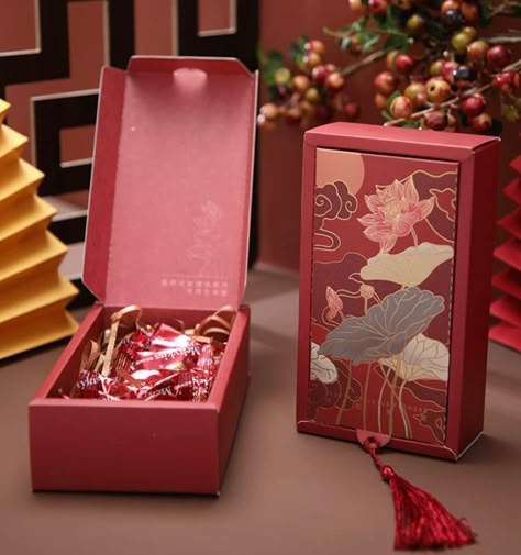 Chinese Box Packaging, Chinese New Year Box Packaging, Cny Packaging Design, Chinese New Year Packaging Design, Chinese New Year Hampers Ideas, Cny Packaging, Lunar New Year Packaging, Hampers Design, Chinese New Year Hampers