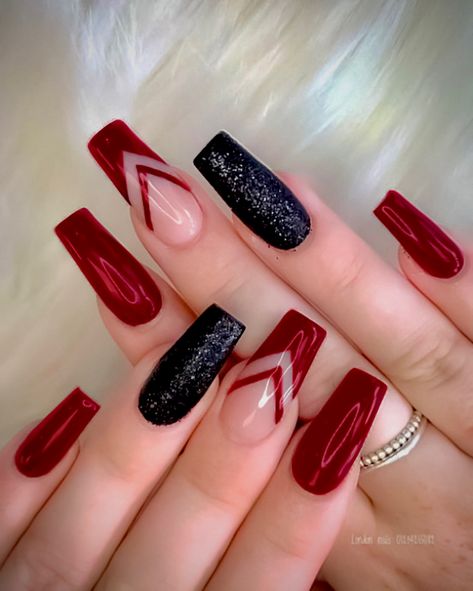 Red And Black Chrome Nails, Black Nails With Red Glitter, Red Black Gold Nails, Red And Black Acrylic Nails Designs, Red And Black Nails Ideas, Black And Red Nails Ideas, Best Summer Nails, Summer Nails Designs, Art Deco Nails