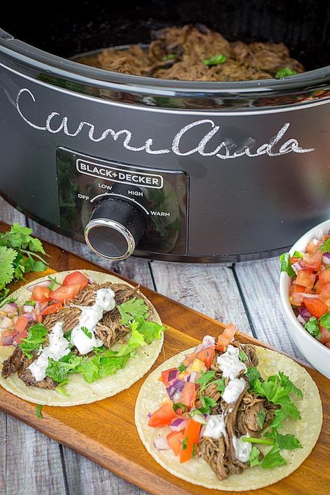 slow cooker carne asada tacos Food Truck Tacos, Slow Cooker Carne Asada, Tacos Carne Asada, Carne Asada Recipes, Asada Tacos, Carne Asada Tacos, Trendy Food, Crockpot Recipes Beef, Slow Cooker Dinner