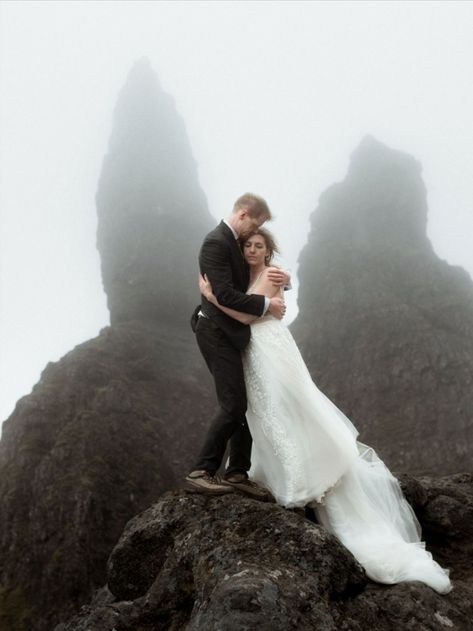 Isle Skye, Isle Of Skye Wedding, Isle Of Skye Aesthetic, Isle Of Skye Itinerary, Isle Of Skye Wedding Elopements, Portree Isle Of Skye, Scottish Elopement, Scotland Wedding, Small Intimate Wedding