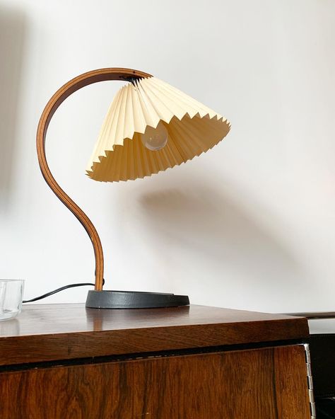 Home Union on Instagram: “Baby vintage Caprani pleated lamp! Made in Denmark, teak bentwood stem, SOLD. 💚〰〰〰 #caprani #capranilamp #danish #madeindenmark…” Miami Living Room, Pop Light, Mid Century Beach, Miami Living, Elegant Floor Lamps, Bedside Desk, Lampshade Designs, I Love Lamp, Linen Lights