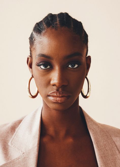 Hairstyles Elegant, 70s Inspired Fashion, Braids With Beads, Body Picture, Beauty Shoot, Chic Hairstyles, Natural Hair Braids, Dark Skin Women, Sleek Hairstyles