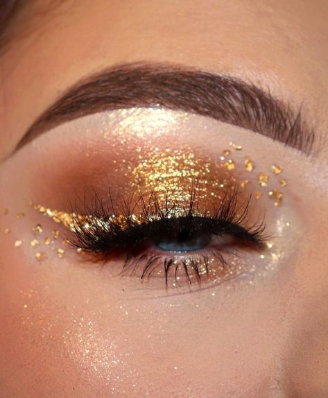 Eye Makeup Inspiration, Eyeshadow Makeup Tutorial, Shine Makeup, Taylor Swift Makeup, Full Makeup Tutorial, Gem Makeup, Golden Eye Makeup, Coachella Makeup, Golden Makeup