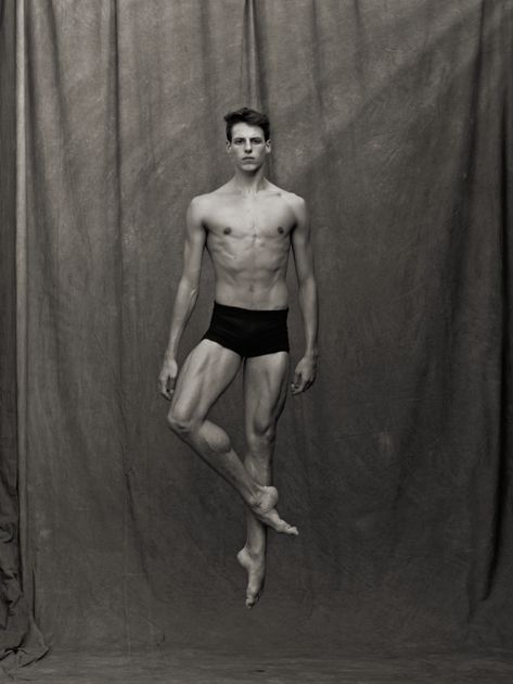 Gods and Foolish Grandeur: Les hommes dansants - male dancers of the Ballet de l'Opéra National de Paris, photographs by Matthew Brookes Male Ballet, Dancers Body, Dancer Pose, Paris Opera Ballet, Male Ballet Dancers, Ballet Poses, Male Dancer, Short Fiction, Advanced Style