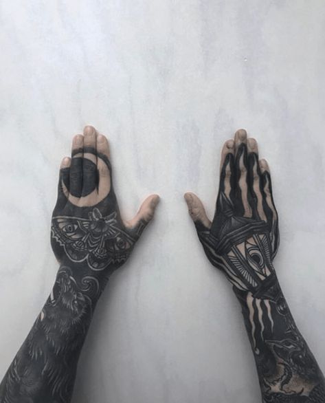 Herren Hand Tattoos, Tato Maori, Mangas Tattoo, White Tattoos, Blackout Tattoo, 4 Tattoo, Hand Tattoos For Women, Hand Tattoos For Guys, Badass Tattoos