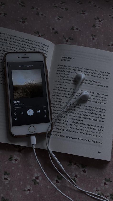 #books #booktok #music #earphones Music Earphones, Phone Books, Book Girl, Fall 2024, Aesthetic Pictures, Podcast, Photo Editing, Books To Read, We Heart It