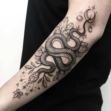 Sandra on Instagram: “Snakey Moon Baby with some crystals for the lovely Sofia #snake#tattoo#lineworktattoos” Cobra Tattoo, Wiccan Tattoos, Mystical Tattoos, Crystal Tattoo, Snake Tattoo Design, Moon Baby, Badass Tattoos, Discreet Tattoos, Snake Tattoo