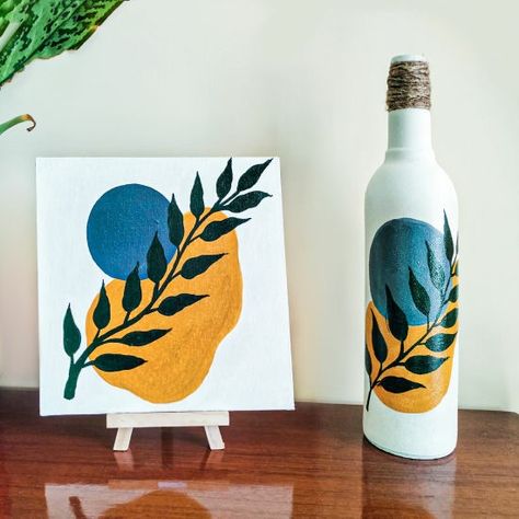 Glass Bottle Decor Ideas, Bottle Painting Ideas, Glass Decor Ideas, Bottles Decoration Diy, Bottle Art Projects, Glass Bottle Decor, Candles Stand, Hand Painted Wine Bottles, Flower Pot Art