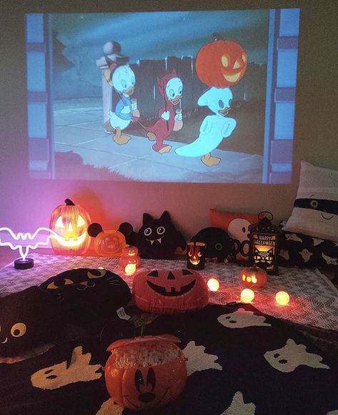 Halloween sleepover party ideas movie night spooky Halloween decor holiday fun Halloween fun holiday party games kids activities autumn treats Halloween treats and candy Halloween Sleepover Party, Disney Halloween Movies, Halloween Projector, Halloween Sleepover, Horror Movie Night, Halloween Date, Night Movie, Halloween Movie Night, Halloween Party Ideas