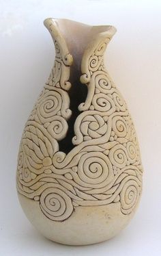 japanese slab built pottery | Ivory colored Coil Vase. $400.00, via Etsy. Coil Ceramics, Coil Vessel, Coil Vase, Handbuilt Ceramics, Terra Sigillata, Coil Pottery, Slab Ceramics, Coil Pots, Cerámica Ideas