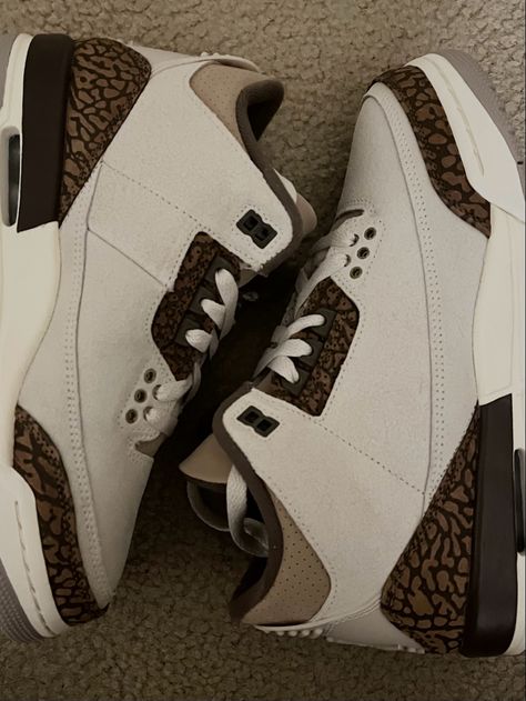 Jordan 4 Retro Brown, Jordans 3 Brown, Cream And Brown Outfits For Women, Tan Jordans Outfit, Brown Jordan 3 Outfit Women, Brown Jordans Sneakers, Brown 3s Outfit, Brown Jordan 4s, Brown 4s