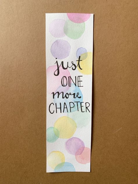 Watercolor Art For Bookmarks, Aesthetic Bookmarks With Quotes, Water Colours Painting Easy, Boho Art Bookmark, Bookmarks Handmade Cute, Easy Handmade Bookmark Ideas, Creative Bookmark Ideas, Bookmark Ideas With Quotes, Calligraphy With Normal Pen