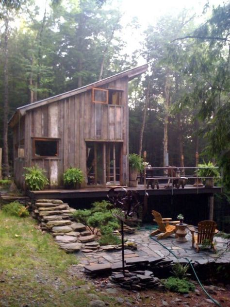 Off-Grid Tiny House Made from 100-Year Old Reclaimed Wood in New York - If you dream of living totally off the grid and without modern day amenities such as water and electricity, we have a tiny house that you’ll probably love! This totally rustic and private home is in Sullivan County, New York and was made from 100-year old reclaimed barn wood. It will definitely take you back to a simpler time with no water, electricity, or plumbing! But it makes up for it with its peaceful setting and ... Arkansas Homes, A House In The Woods, Wooden Cabin, Secluded Cabin, Modern Tiny House, Little Cabin, Tiny House Cabin, Cabin In The Woods, Cabins And Cottages