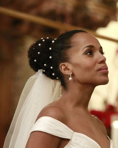 Image Kerry Washington Natural Hair, Bumblebee Hummingbird, Afro Wedding Hairstyles, Black Brides Hairstyles, Dazzling Dresses, Olivia And Fitz, Natural Hair Wedding, Black Wedding Hairstyles, Natural Wedding Hairstyles