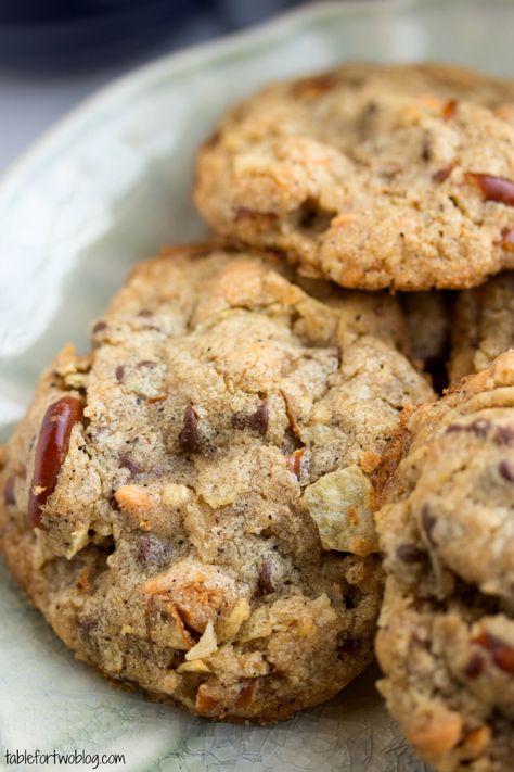 Compost Cookies Recipe, Starting Garden, Planting Seed, Compost Cookies, Winter Vegetable, Veggie Gardens, Garden Layouts, Cookie Table, Filled Cookies