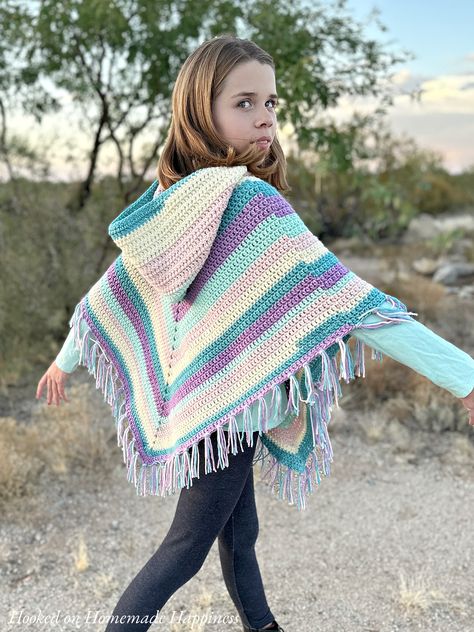 Easy All Double Crochet Kid's Hooded Poncho Crochet Pattern - Hooked on Homemade Happiness Crochet Hooded Poncho, Cape Pattern Free, Hooded Poncho Pattern, Crochet Poncho Patterns Kids, Poncho Crochet Pattern, Crochet Bag Pattern Tote, Fingerless Mittens Pattern, Fall Poncho, Girls Poncho