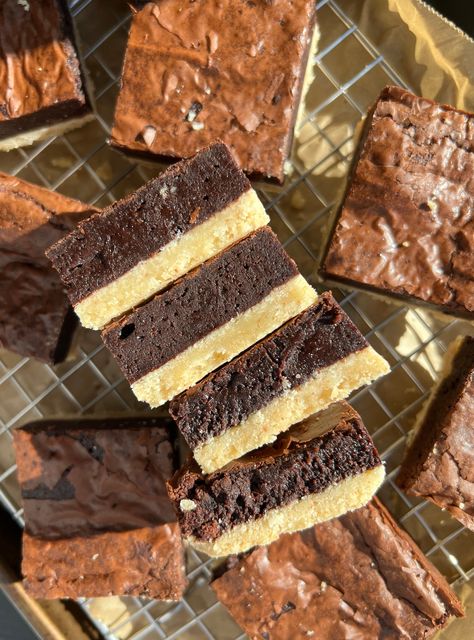 Brown Butter Shortbread Crust, Shortbread Brownie Bars, Shortbread Brownies, Brown Butter Shortbread, Butter Shortbread, Bakery Goods, How To Make Brownies, Small Microwave, Delicious Brownies