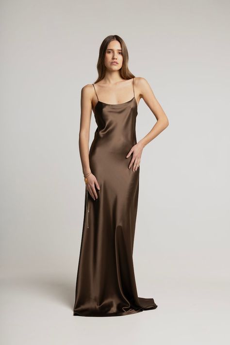 Dark Brown Bridesmaid Dresses, Hoco Ideas, Brown Bridesmaid Dresses, Gala Outfit, Fancy Clothes, Junior Prom, Happy Clothes, Silk Dress Long, Bridesmaids Dress