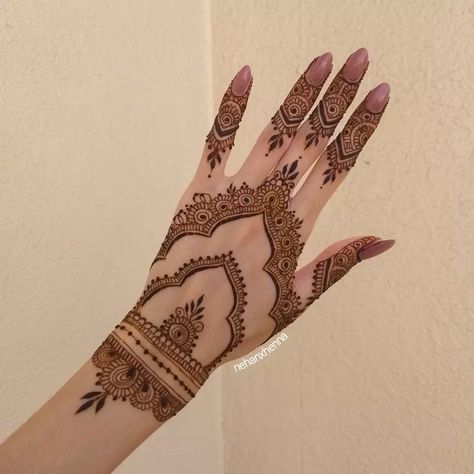 henna tattoo henna designs henna henna tattoos henna tattoo designs henna hand henna design henna tattoo design Mehendi Ideas, Henna Flower Designs, Cute Henna Designs, Mehndi Ideas, Mehedi Design, Eid Mehndi, Simple Mehendi, Simple Mehendi Designs, Henna Inspired Tattoos