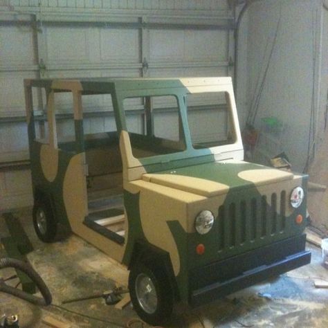 Zoomerang Vbs, Jeep Bed, Diy Jeep, Toddler Bed Boy, Safari Jeep, Cardboard Car, Army Party, Dinosaur Birthday Party Decorations, Cool Kids Bedrooms