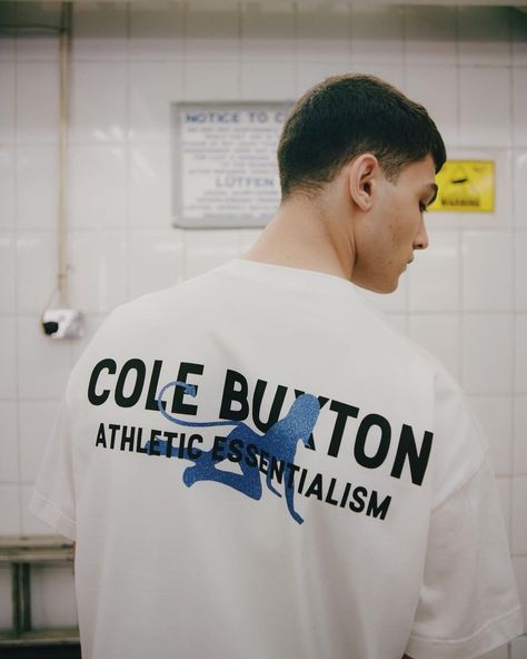 Cole Buxton (@cole_buxton) • Fotos y videos de Instagram Cole Buxton, Summer Trends, T Shirt Men, Tee Design, Women Brands, Cotton T Shirt, Cotton Tshirt, Hip Hop, Mens Tshirts