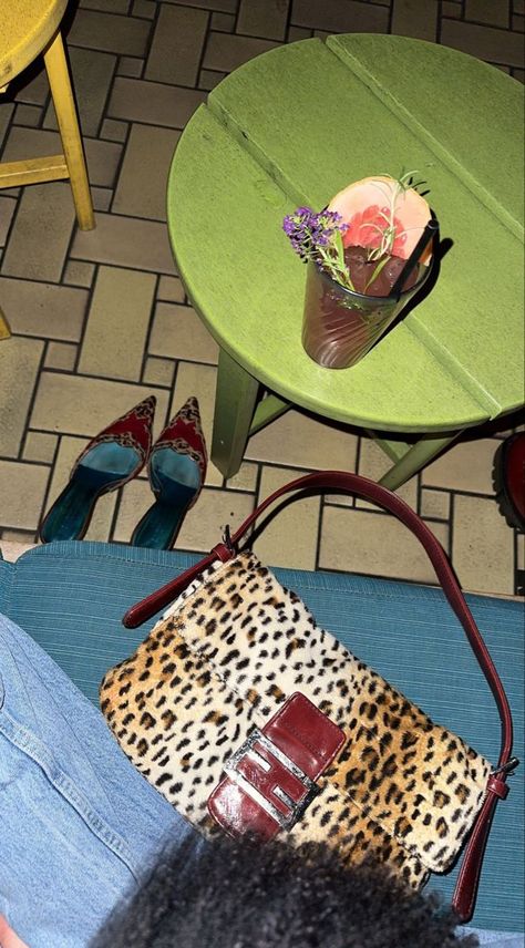 Night out Purse Outfit, Leopard Print Bag, Leopard Bag, Pop Of Red, Printed Purse, Profile On Instagram, Mini Short, Fendi Baguette, Pretty Bags