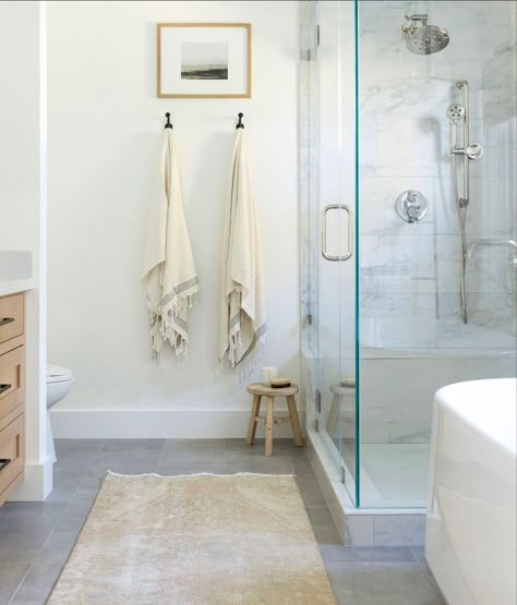 Bathroom Remodel Slate Floors, Happy Floors Dolomite White, Primary Bath Shower Ideas, California Casual Bathroom, Master Bath Flooring, Bathroom Interior Design Luxury, Serene Bathroom, Lake Front, Plant Background