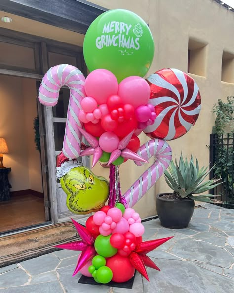 Gingerbread Balloon Column, Whoville Balloon Arch, Crazy Balloon Tower, Crazy Tower Balloon, Twoville Birthday Party, Christmas Balloon Columns, Grinch Balloons, Christmas Balloon Tree, Baby Shower Balloons Girl