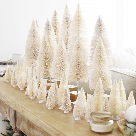 White Bottle Brush Trees, Xmas Food Gifts, La House, Tiny Tim, Table Garland, Bottle Brush Christmas Trees, Winter Decorating, Bazaar Ideas, Happy Merry Christmas